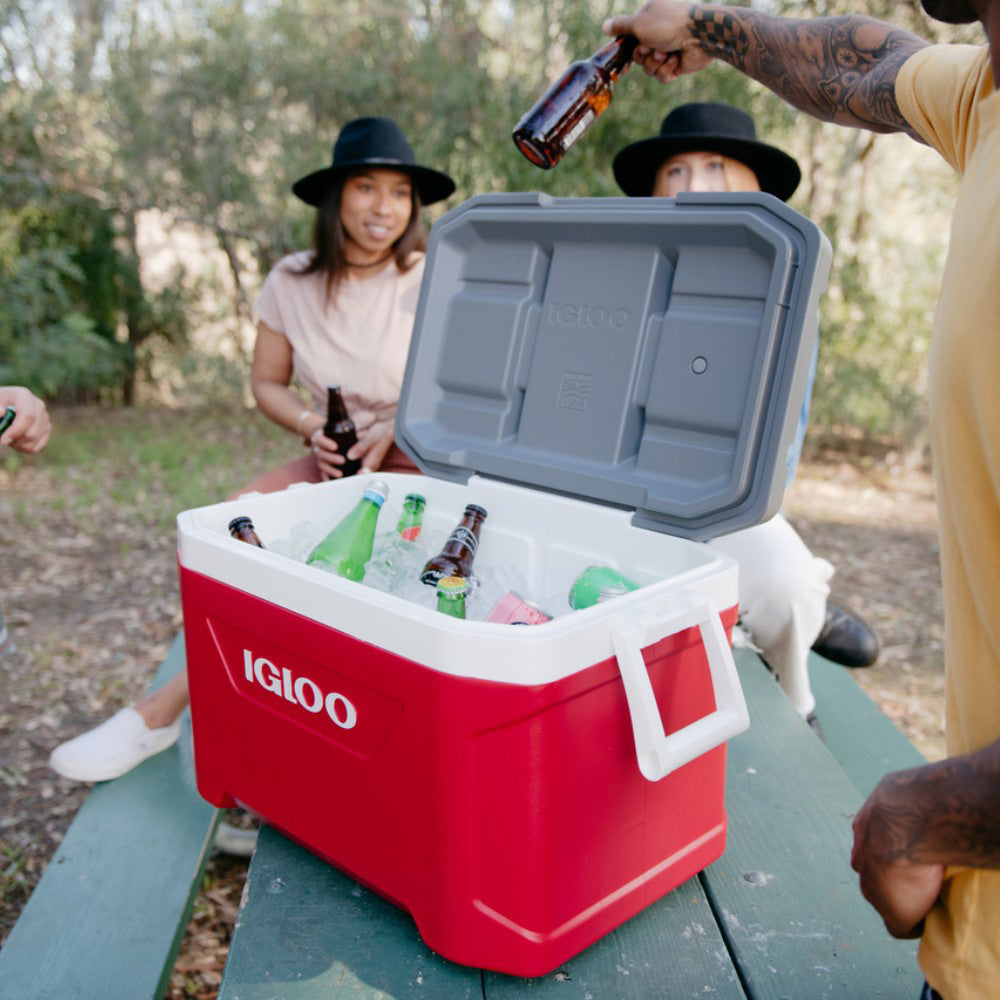Nevera portátil 49 litros IGLOO LATITUDE 52 Roja